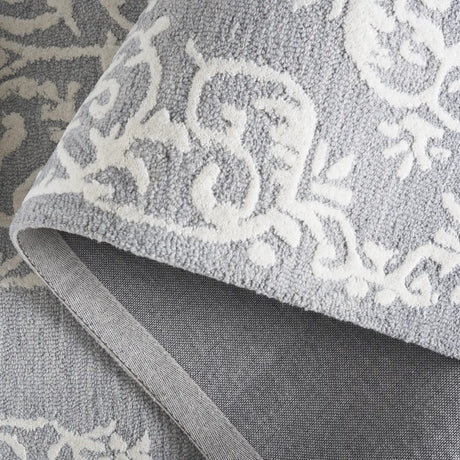 Safavieh Metro 5'-0" x 8'-0" Rug in Grey / Ivory