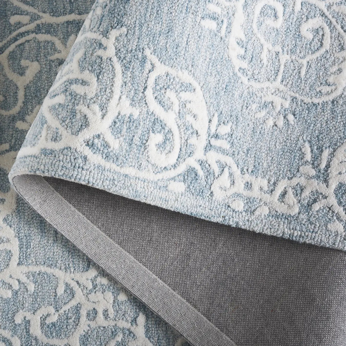Safavieh Metro 5'-0" x 8'-0" Rug in Blue / Ivory