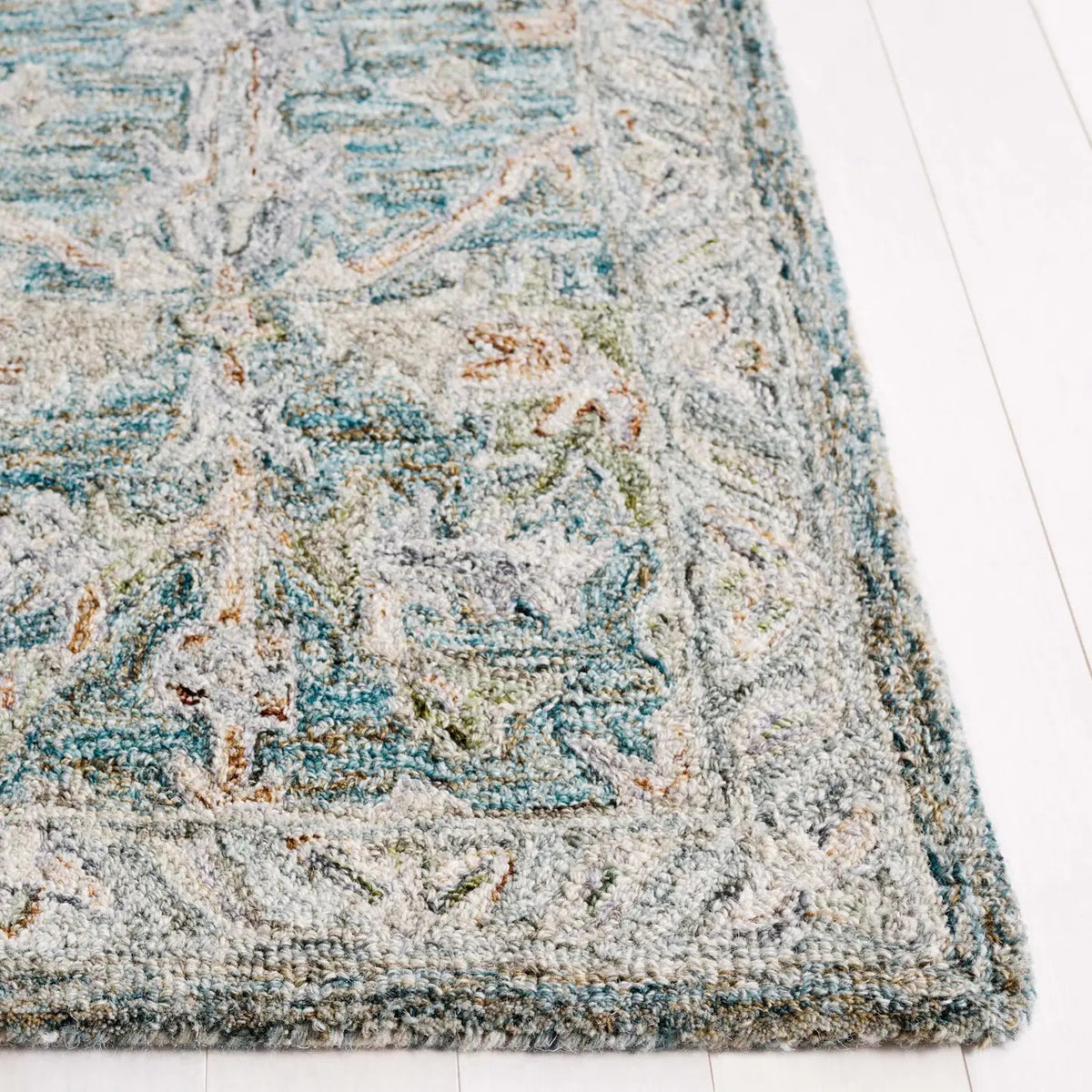 Safavieh Metro 4'-0" x 6'-0" Rug in Teal / Green
