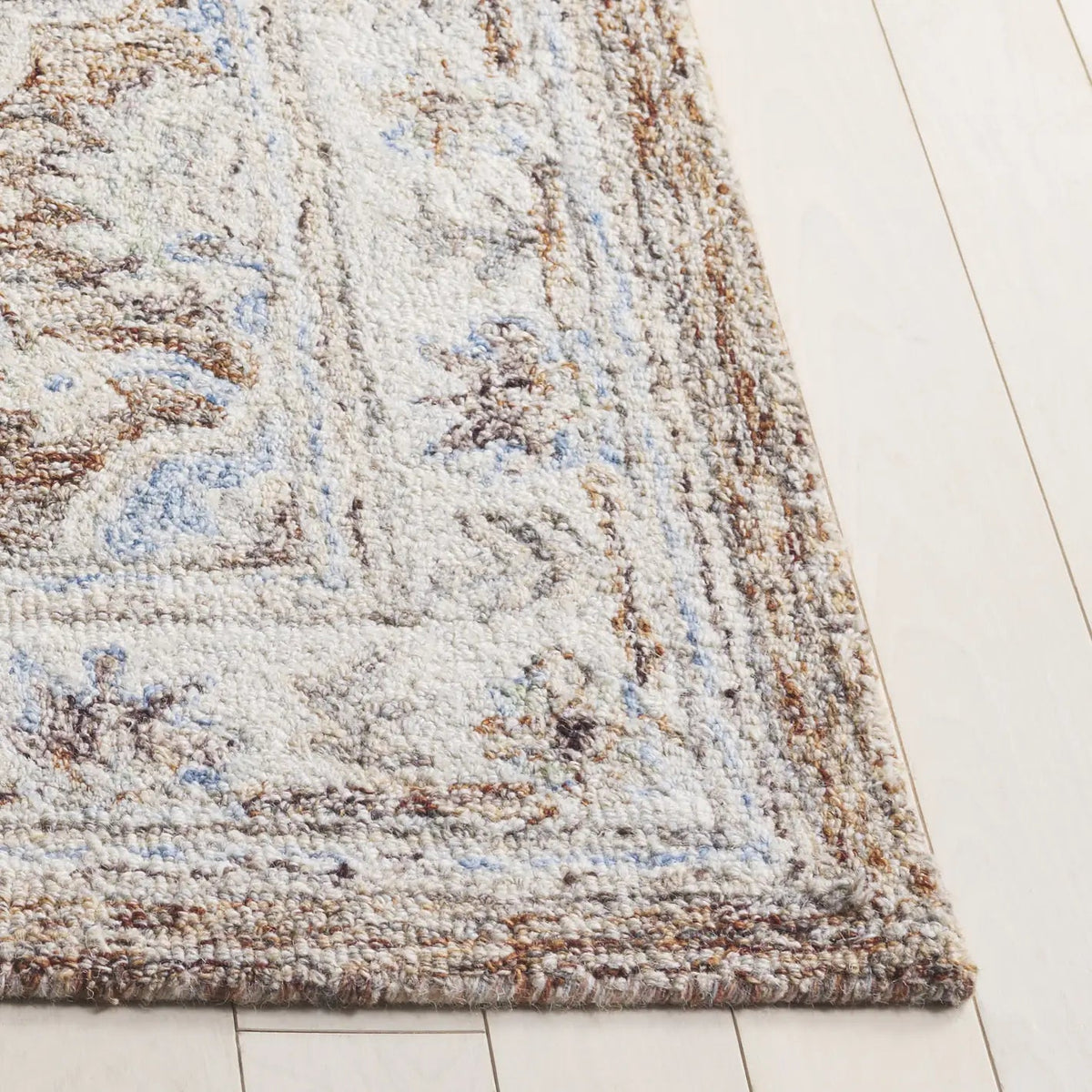 Safavieh Metro 2'-3" x 8'-0" Rug in Beige / Blue