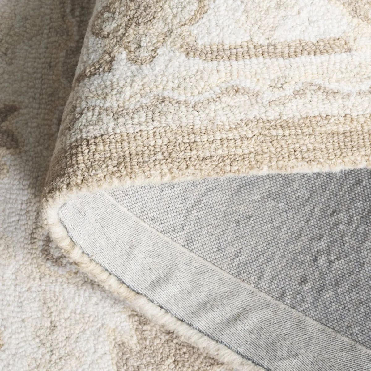Safavieh Metro 2'-3" x 8'-0" Rug in Beige / Ivory