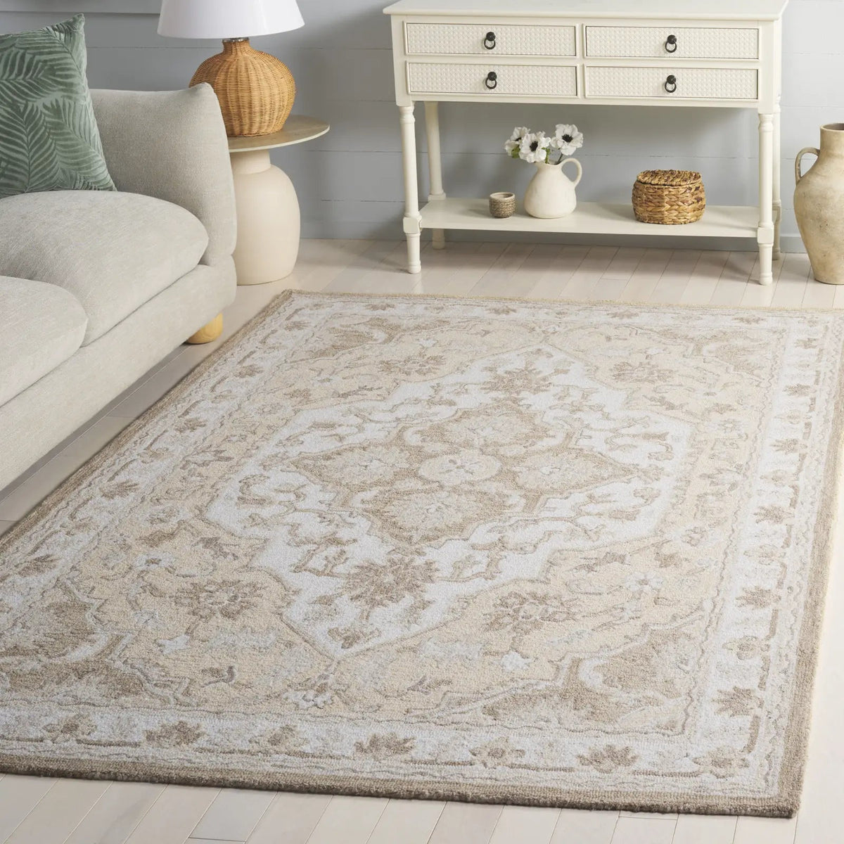 Safavieh Metro 4'-0" x 6'-0" Rug in Beige / Ivory