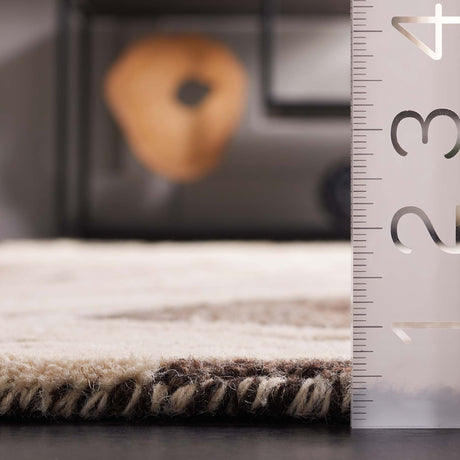 Safavieh Metro Met776T Brown/Ivory Rug.