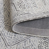 Safavieh Metro 4'-0" x 6'-0" Rug in Grey / Ivory