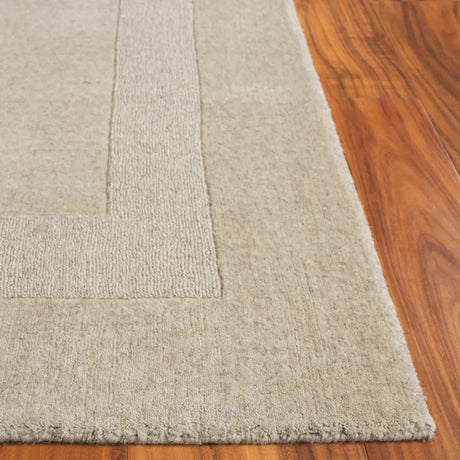 Safavieh Metro 2'-3" x 8'-0" Rug in Beige