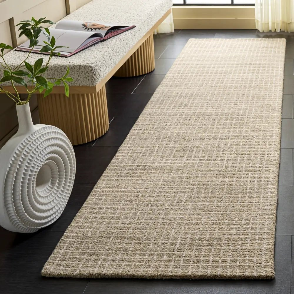 Safavieh Metro 2'-3" x 8'-0" Rug in Beige / Ivory