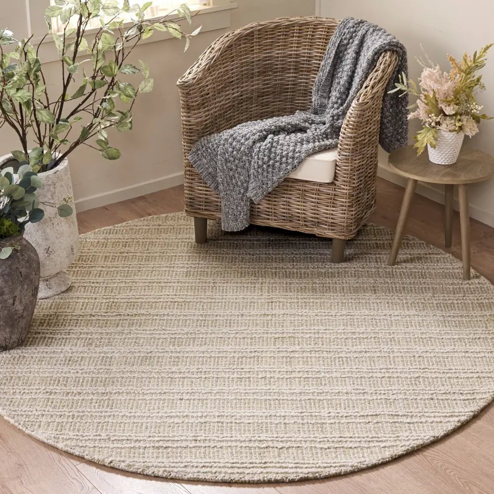 Safavieh Metro 6'-0" x 6'-0" Rug in Beige / Ivory