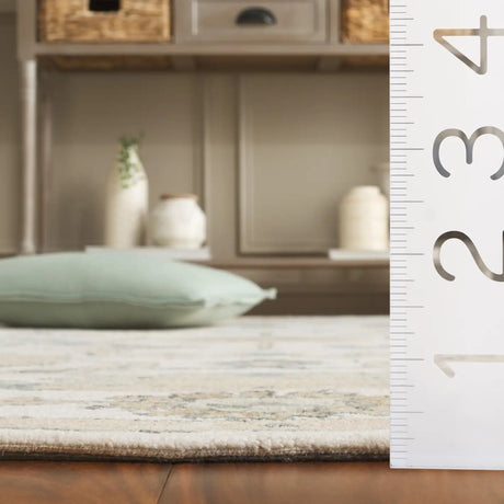 Safavieh Metro 4'-0" x 6'-0" Rug in Ivory / Beige