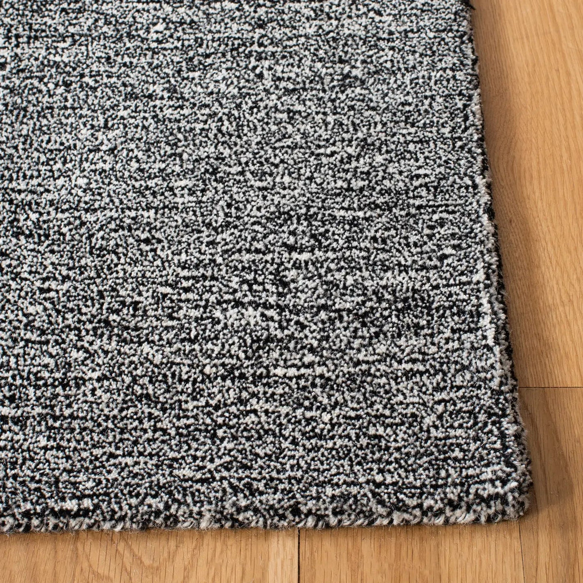 Safavieh Metro 4'-0" x 6'-0" Rug in Black / Ivory
