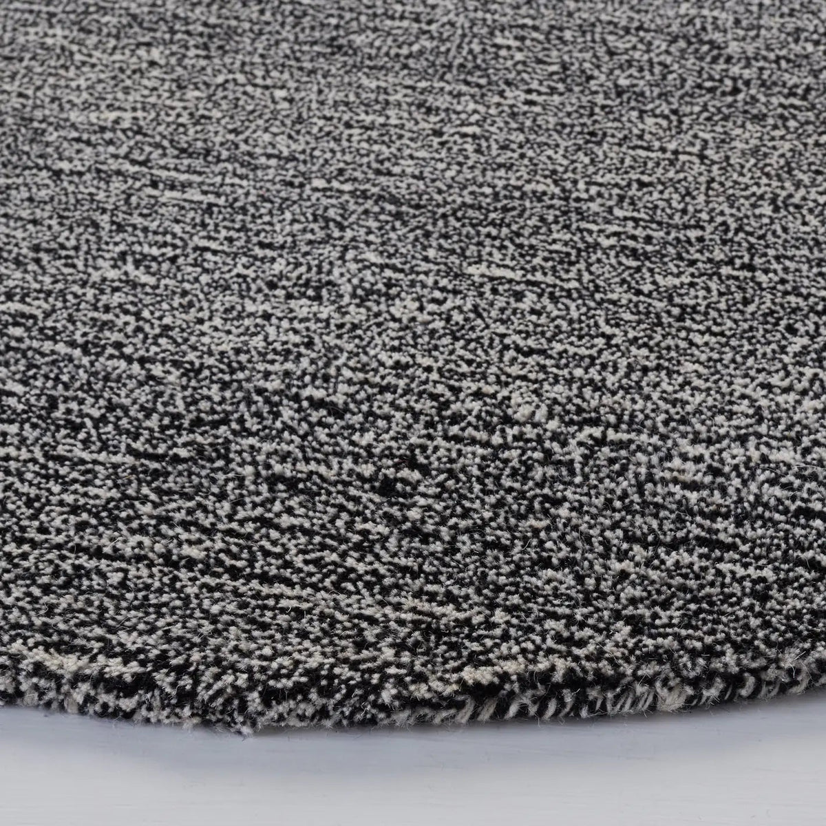 Safavieh Metro 6'-0" x 6'-0" Rug in Black / Ivory