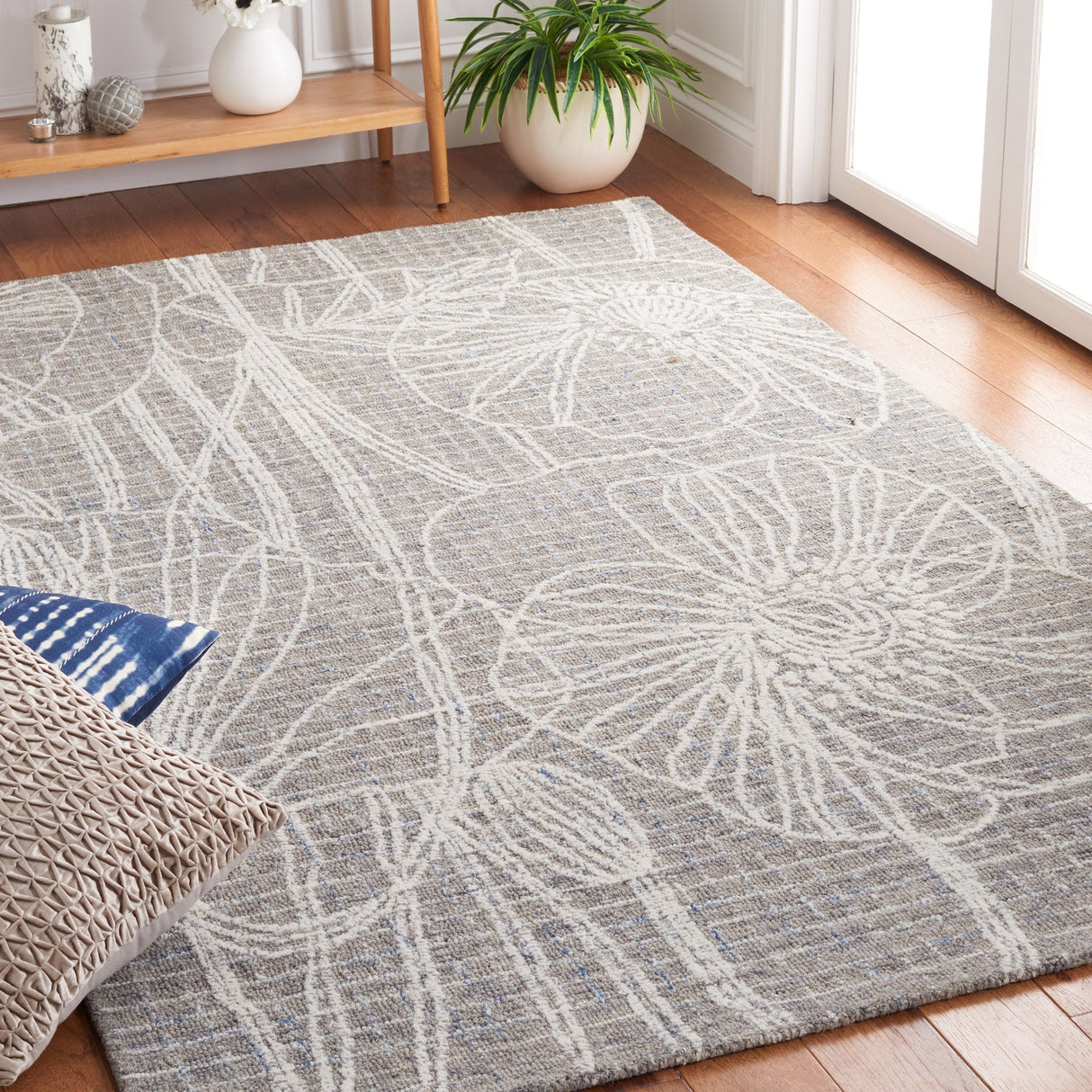 Safavieh Metro Met875B Beige/Ivory Rug.