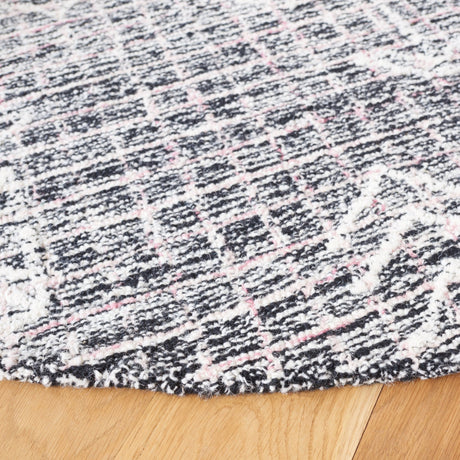 Safavieh Metro Met878Z Black/Ivory Rug.