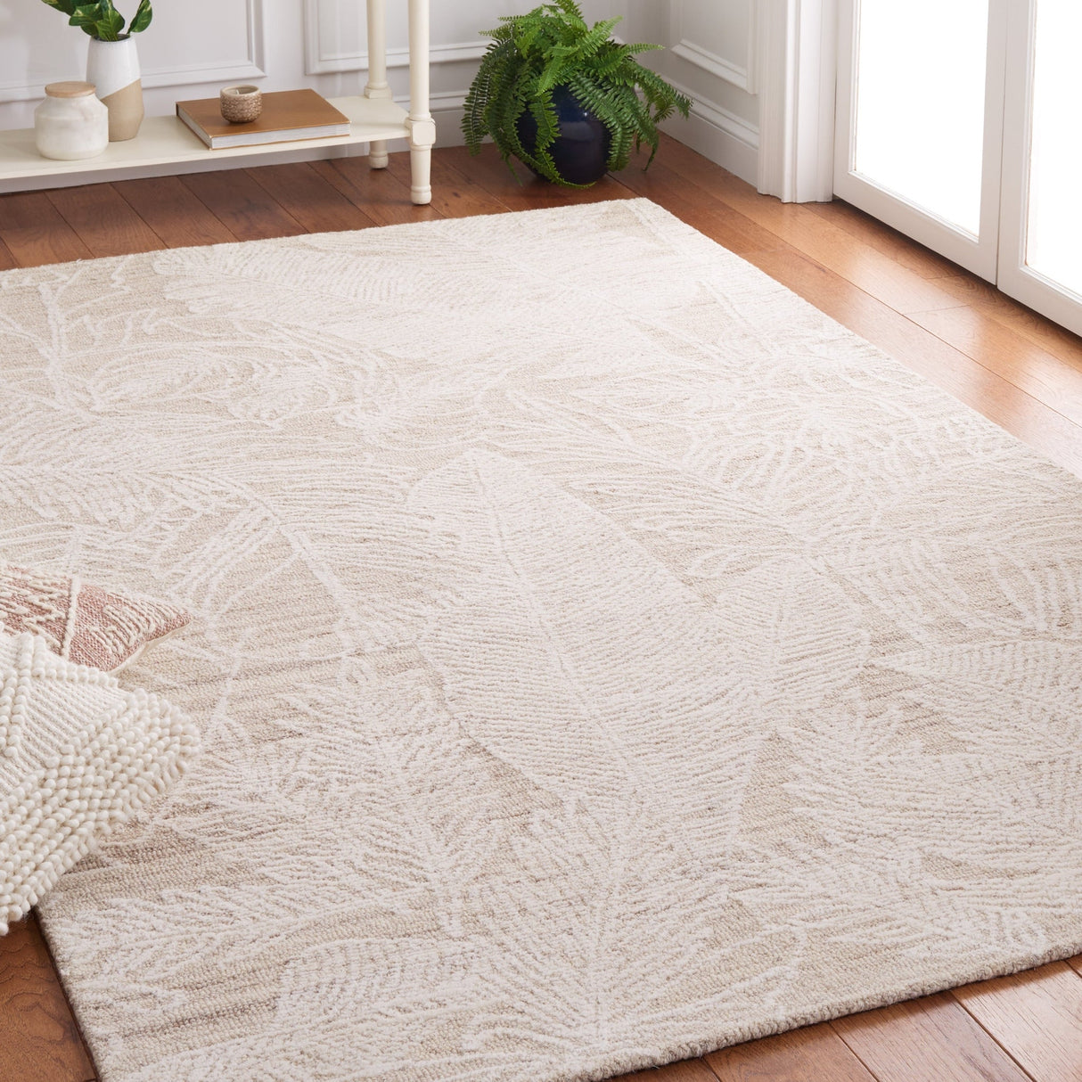 Safavieh Metro Met880B Beige/Ivory Rug.