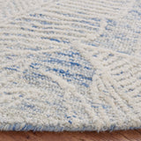 Safavieh Metro Met880M Blue/Ivory Rug.