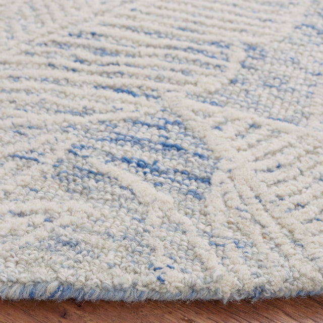 Safavieh Metro Met880M Blue/Ivory Rug.