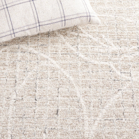 Safavieh Metro Met881B Beige/Ivory Rug.