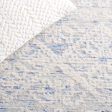 Safavieh Metro Met886M Blue/Ivory Rug.
