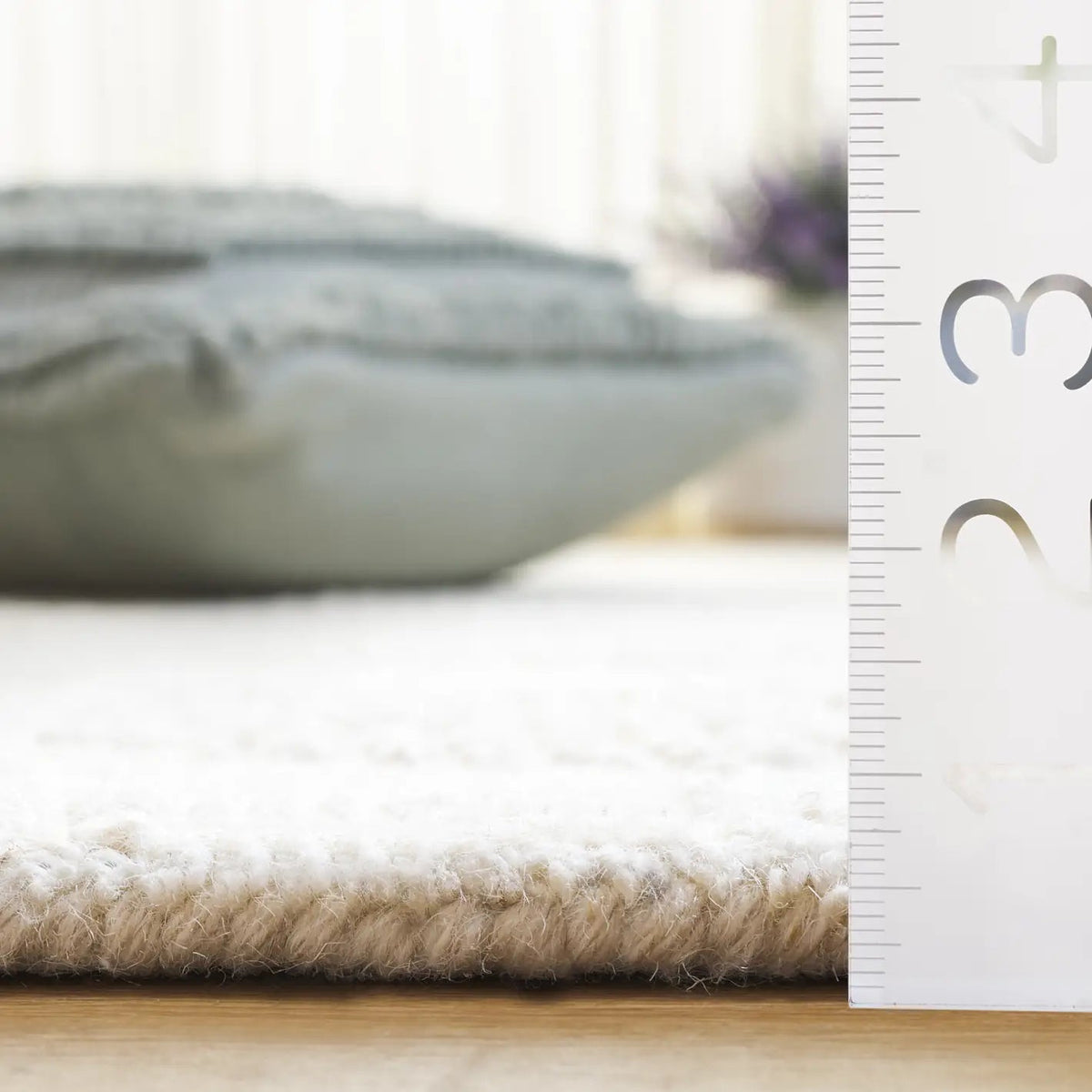 Safavieh Metro 2'-3" x 8'-0" Rug in Ivory