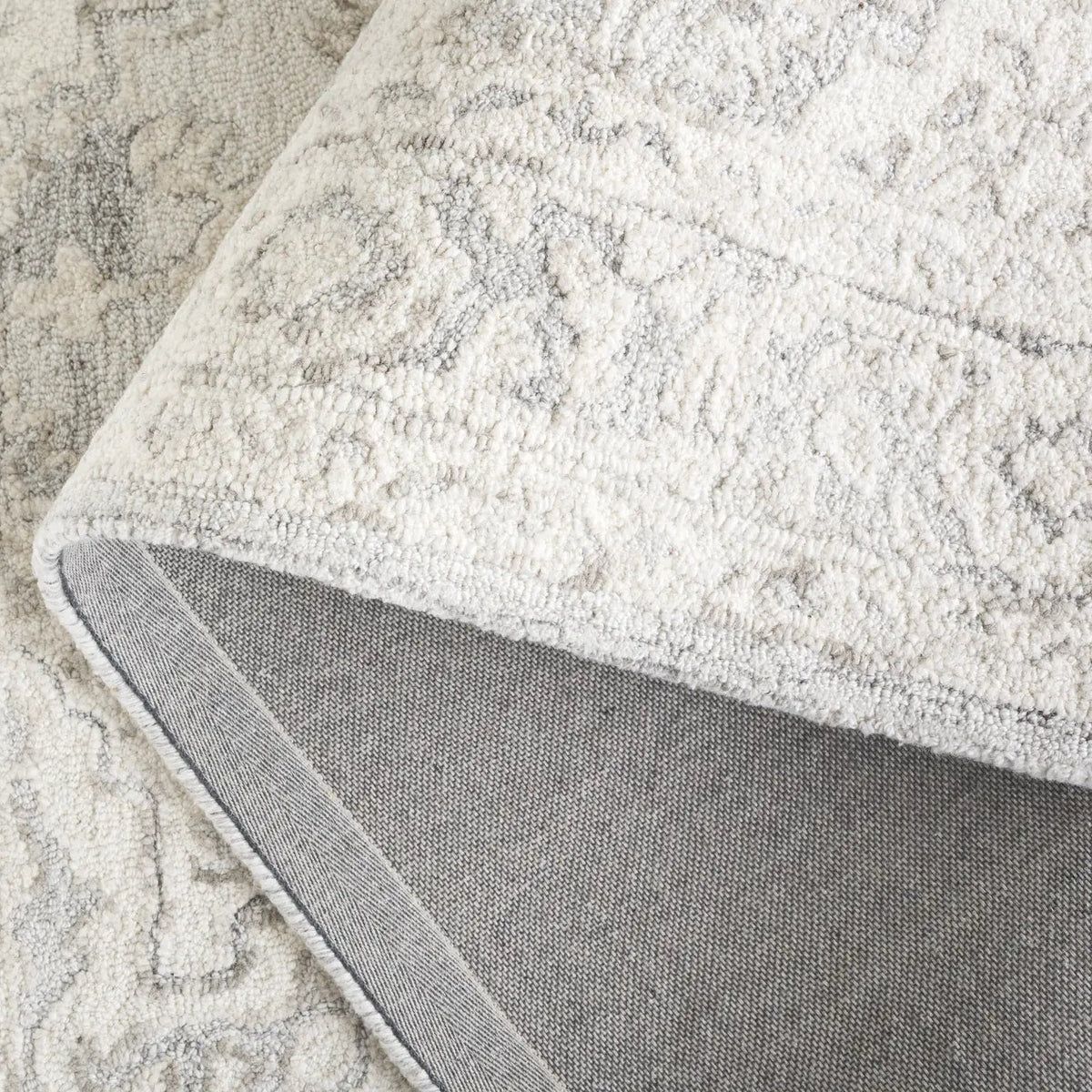 Safavieh Metro 2'-3" x 8'-0" Rug in Light Grey / Ivory