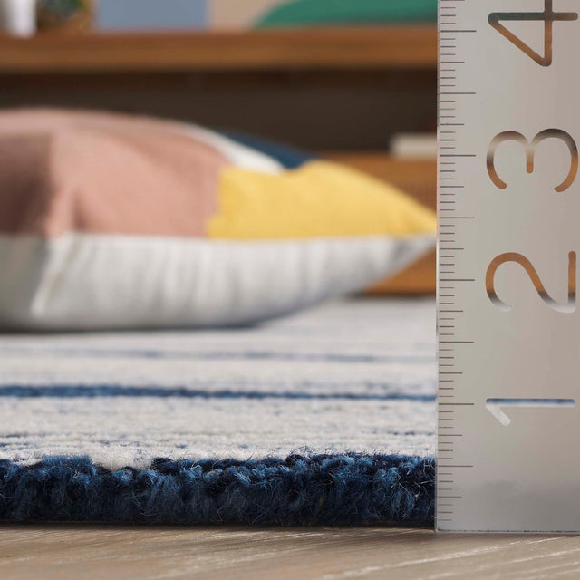 Safavieh Metro Met995N Navy/Ivory Rug.