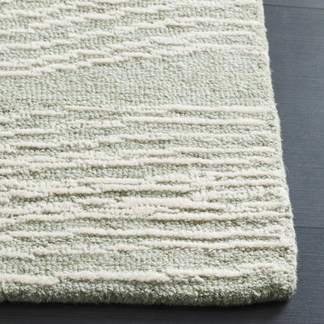 Safavieh Metro 4'-0" x 6'-0" Rug in Sage / Ivory