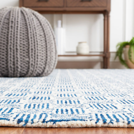 Safavieh Micro-Loop Mlp537N Navy/Ivory Rug.