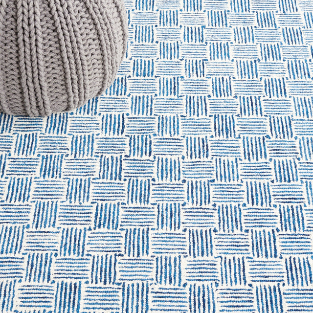 Safavieh Micro-Loop Mlp537N Navy/Ivory Rug.