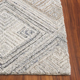Safavieh Micro-Loop 4'-0" x 6'-0" Rug in Natural / Grey