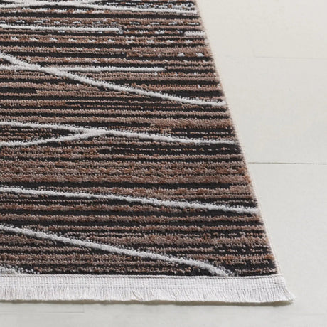 Safavieh Mila 4'-0" x 6'-0" Rug in Beige / Ivory Black