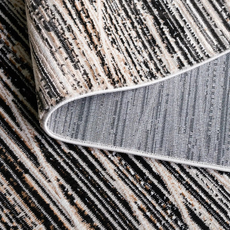 Safavieh Mila 4'-0" x 6'-0" Rug in Black / Beige Ivory