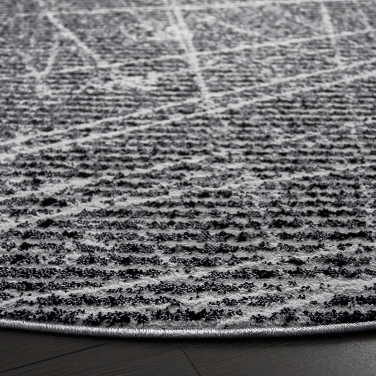 Safavieh Mila 6'-7" x 6'-7" Rug in Ivory / Grey Black
