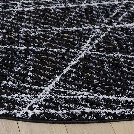 Safavieh Mila 6'-7" x 6'-7" Rug in Black / Beige Ivory
