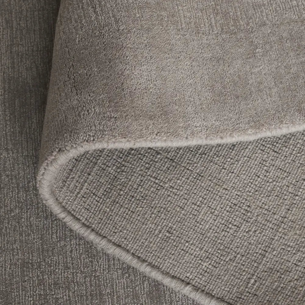 Safavieh Mirage 6'-0" x 9'-0" Rug in Grey