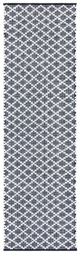 Safavieh Montauk 2'-3" x 8'-0" Rug in Black / Ivory