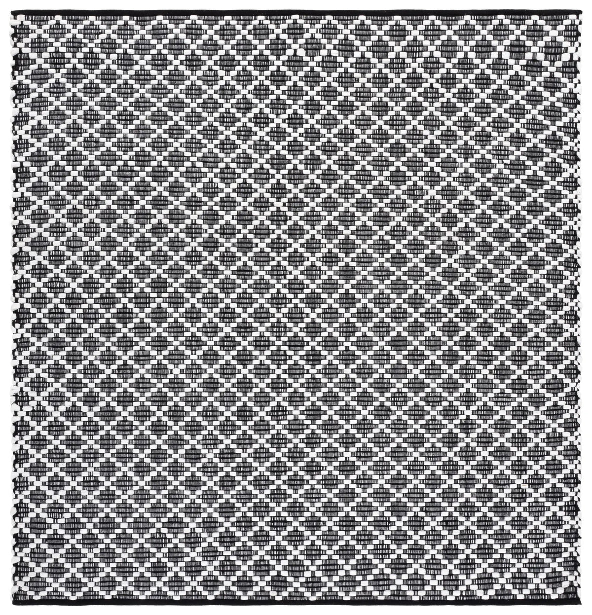 Safavieh Montauk 6'-0" x 6'-0" Rug in Black / Ivory