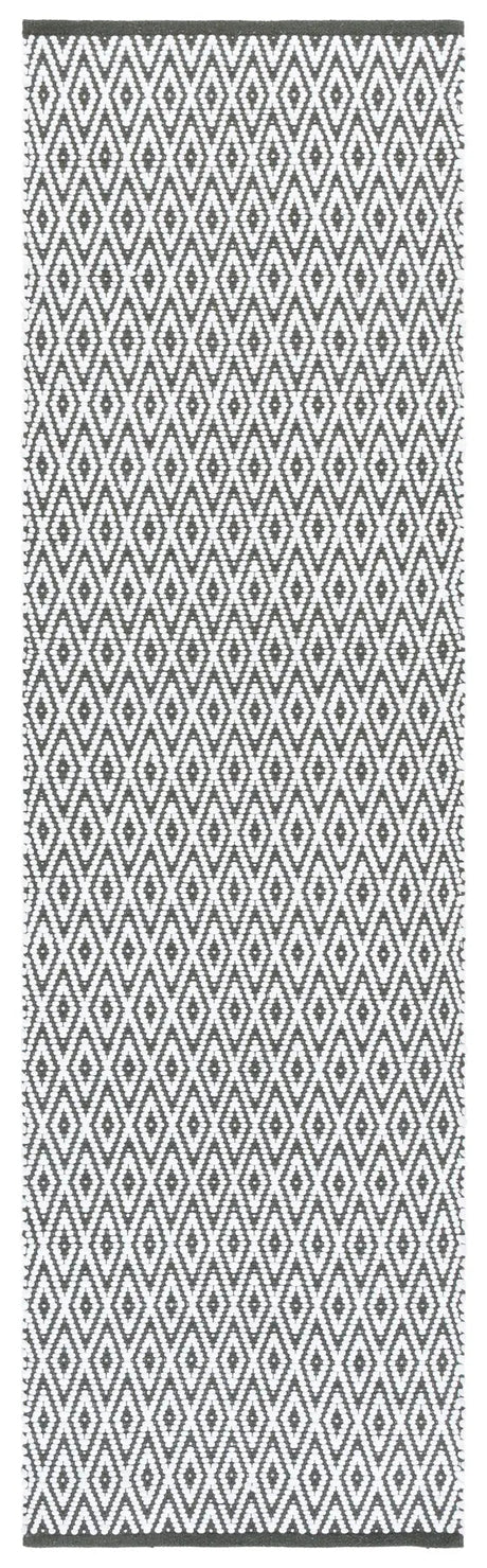 Safavieh Montauk 2'-3" x 8'-0" Rug in Ivory / Green