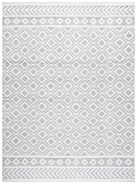 Safavieh Montauk 8'-0" x 10'-0" Rug in Ivory / Black
