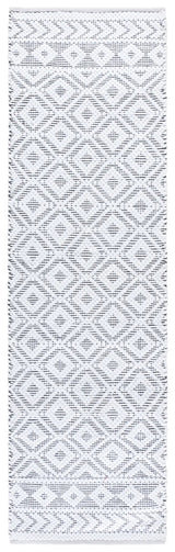Safavieh Montauk 2'-3" x 8'-0" Rug in Ivory / Black