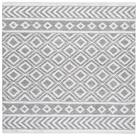 Safavieh Montauk 6'-0" x 6'-0" Rug in Ivory / Black