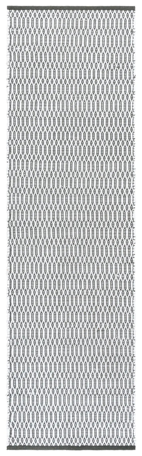 Safavieh Montauk 2'-3" x 8'-0" Rug in Ivory / Dark Green
