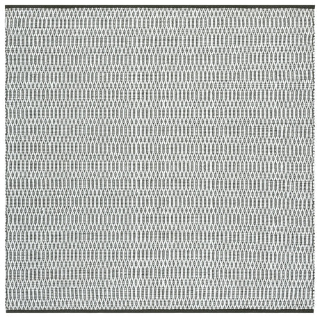 Safavieh Montauk 6'-0" x 6'-0" Rug in Ivory / Dark Green