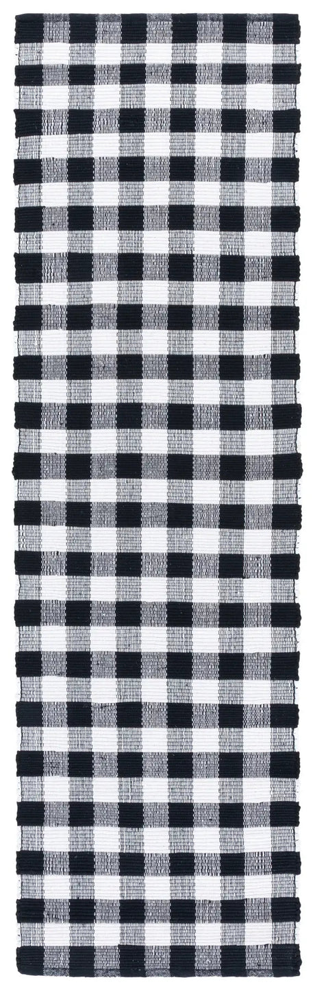 Safavieh Montauk 2'-3" x 8'-0" Rug in Black / Ivory
