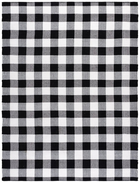 Safavieh Montauk 8'-0" x 10'-0" Rug in Black / Ivory