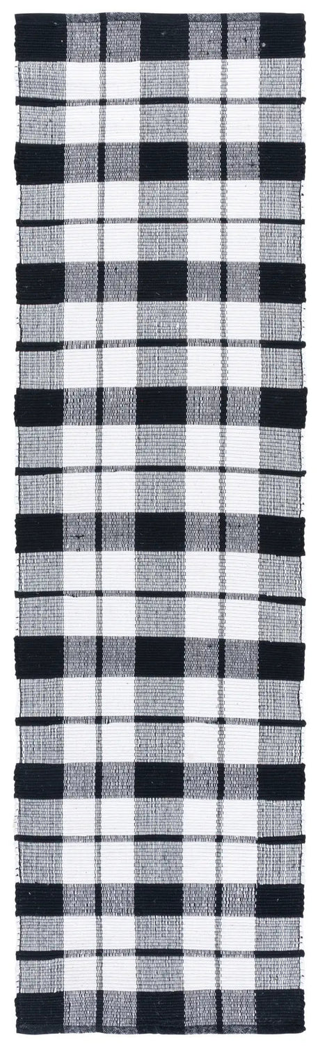 Safavieh Montauk 2'-3" x 8'-0" Rug in Black / Ivory