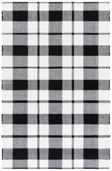 Safavieh Montauk 5'-0" x 8'-0" Rug in Black / Ivory