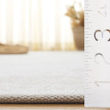 Safavieh Montauk 4'-0" x 6'-0" Rug in Ivory