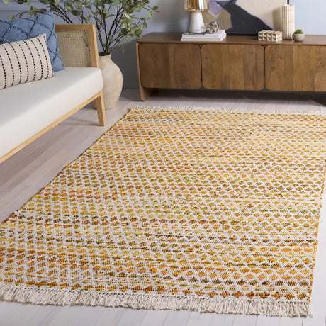 Safavieh Montauk 4'-0" x 6'-0" Rug in Yellow / Ivory