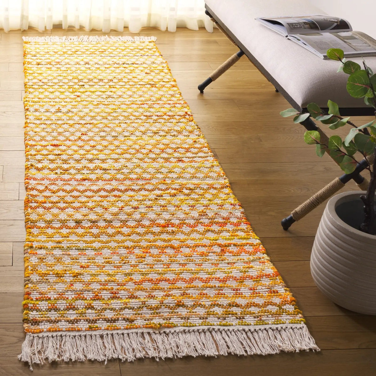 Safavieh Montauk 2'-3" x 8'-0" Rug in Yellow / Ivory