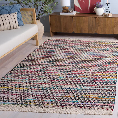 Safavieh Montauk 4'-0" x 6'-0" Rug in Red / Blue