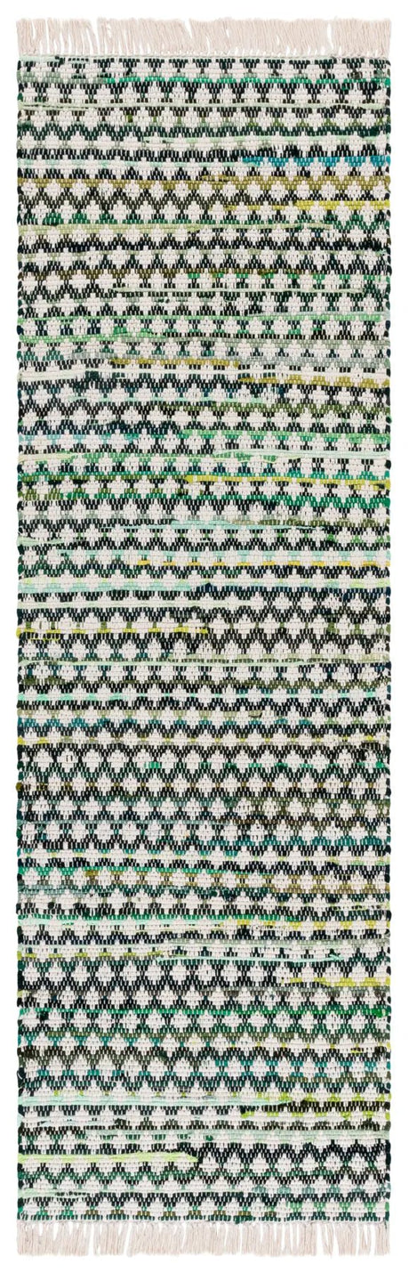 Safavieh Montauk 2'-3" x 8'-0" Rug in Green / Ivory